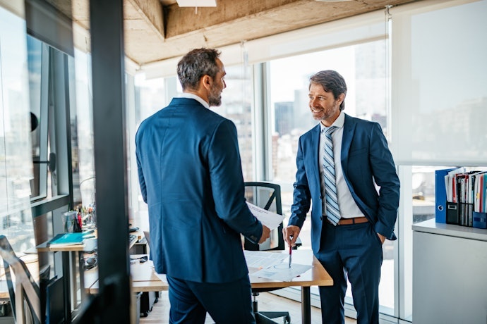 Para Usar o Terno por Muitas Horas no Trabalho, Prefira Modelagens Regular ou Semi-Slim